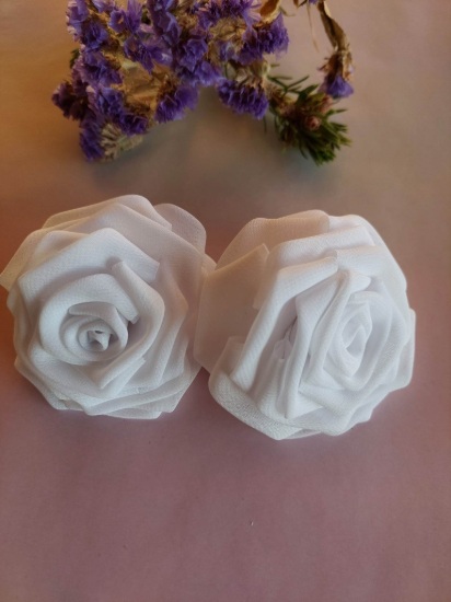 Billede af Hårelastik - Hvid rose i stof